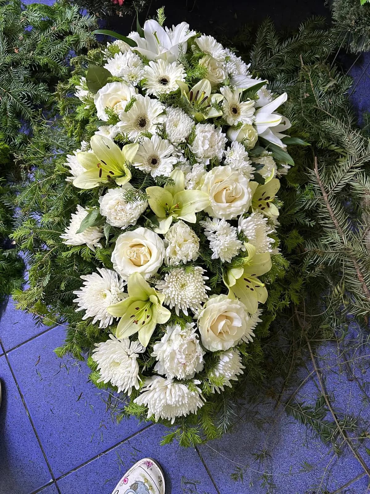 Coroane Funerare 2 - Flori de sezon, pentru a păstra vie amintirea